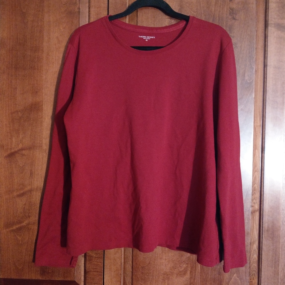 Laura Scott long-sleeve tee